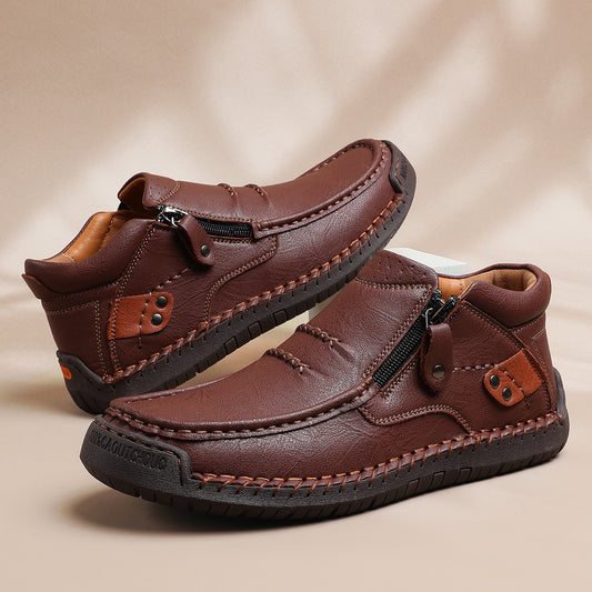【50% OFF】【38–48】Férfi prémium bőr outdoor cipő – kézzel varrott, bebújós fazon, magas szár