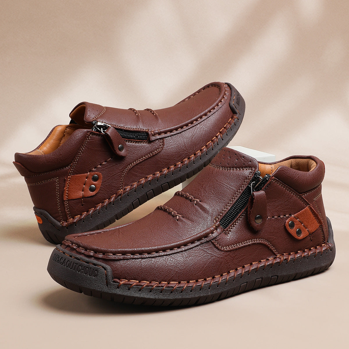 【50% OFF】【38–48】Férfi prémium bőr outdoor cipő – kézzel varrott, bebújós fazon, magas szár