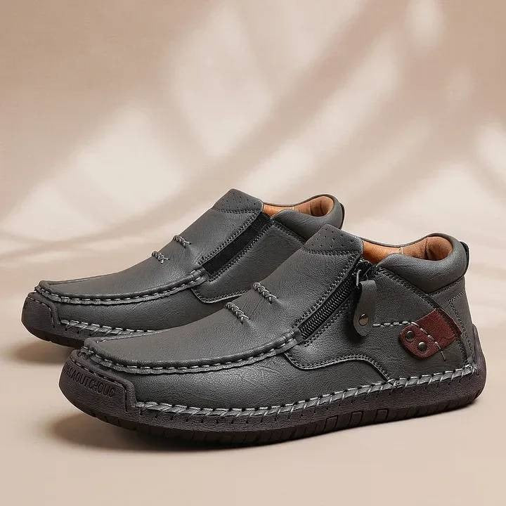 【50% OFF】【38–48】Férfi prémium bőr outdoor cipő – kézzel varrott, bebújós fazon, magas szár